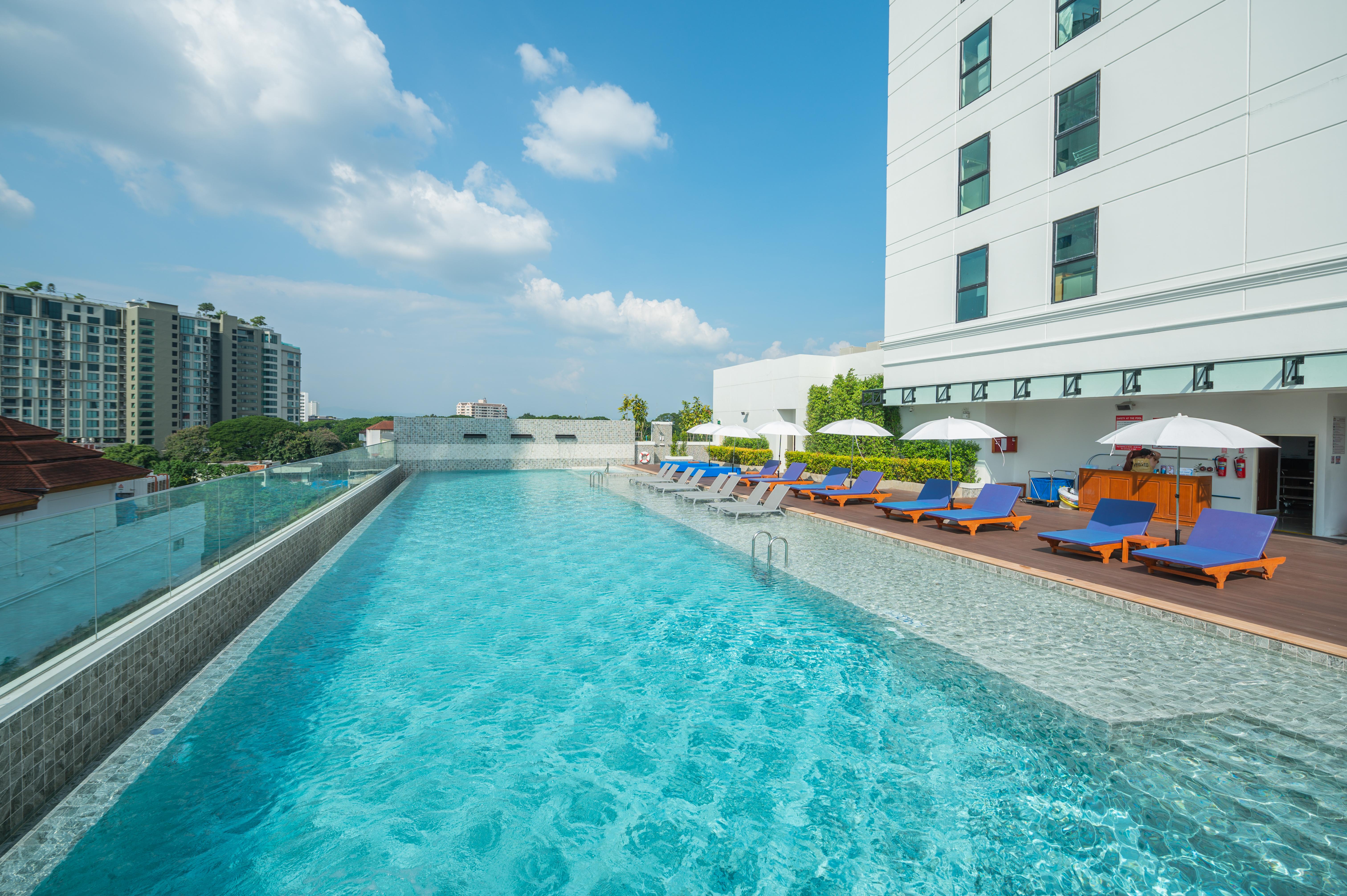 The Empress Premier Chiang Mai - Sha Extra Plus Exteriér fotografie The swimming pool at the hotel