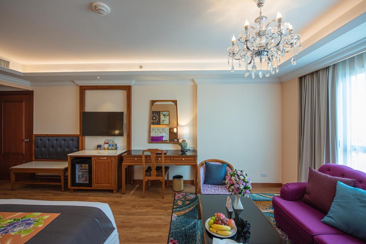 The Empress Premier Chiang Mai - Sha Extra Plus Exteriér fotografie A suite at the hotel