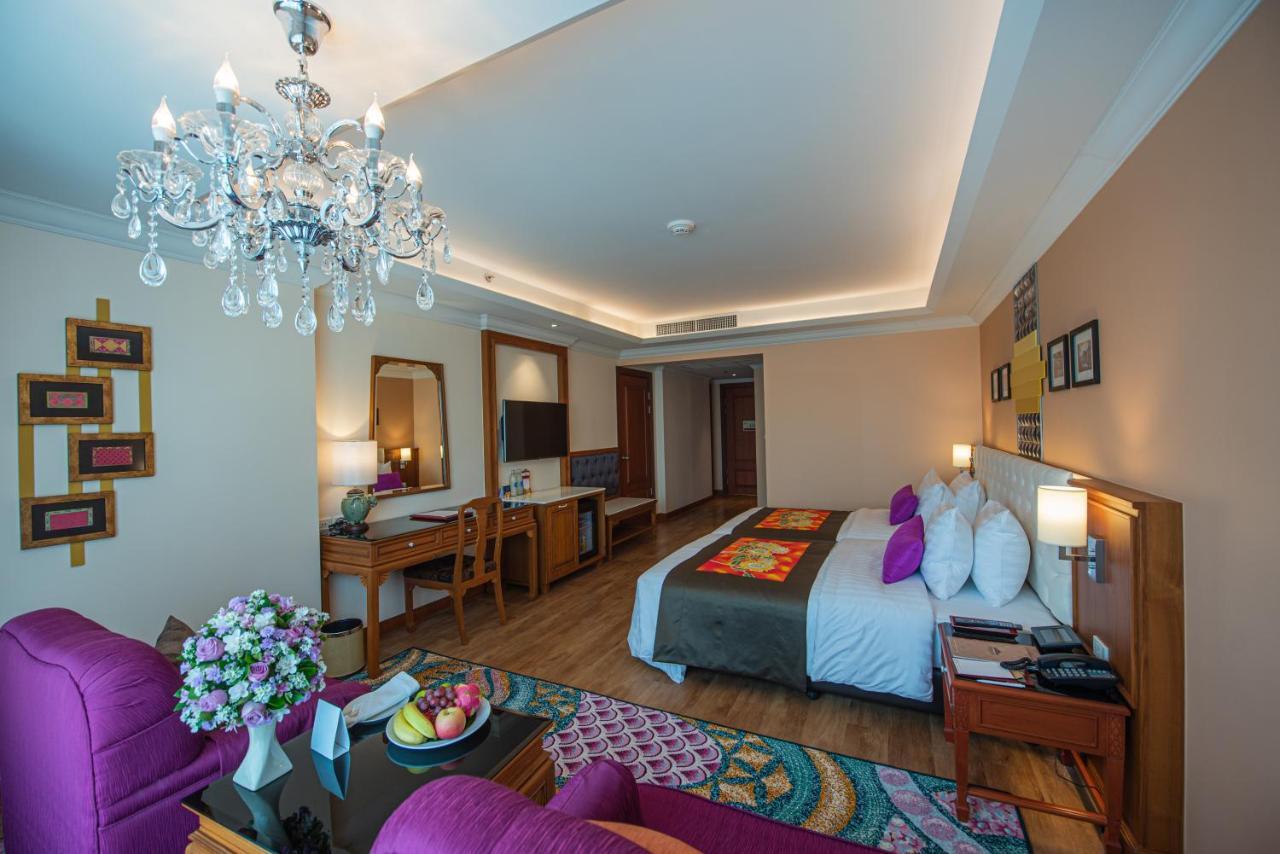 The Empress Premier Chiang Mai - Sha Extra Plus Exteriér fotografie Suite room at the hotel